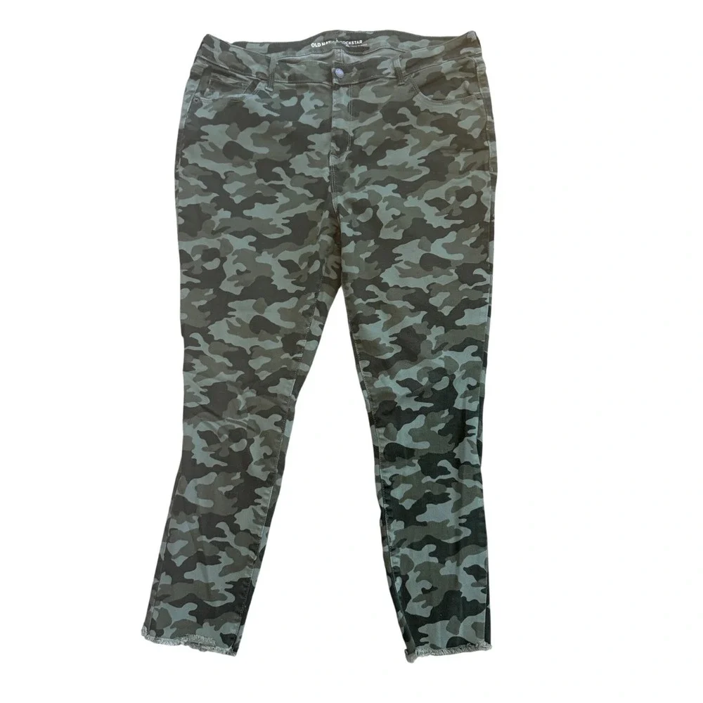 OLD NAVY Rockstar Camo Jeans Women's Size 18 Mid‎ Rise Raw Hem Army gorpcore